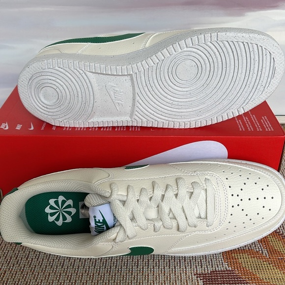 Nike WMNS Court Vision Low Next
Nature
Sail/White/Malachite
Shoes
FQ8892-133 - Picture 4 of 16